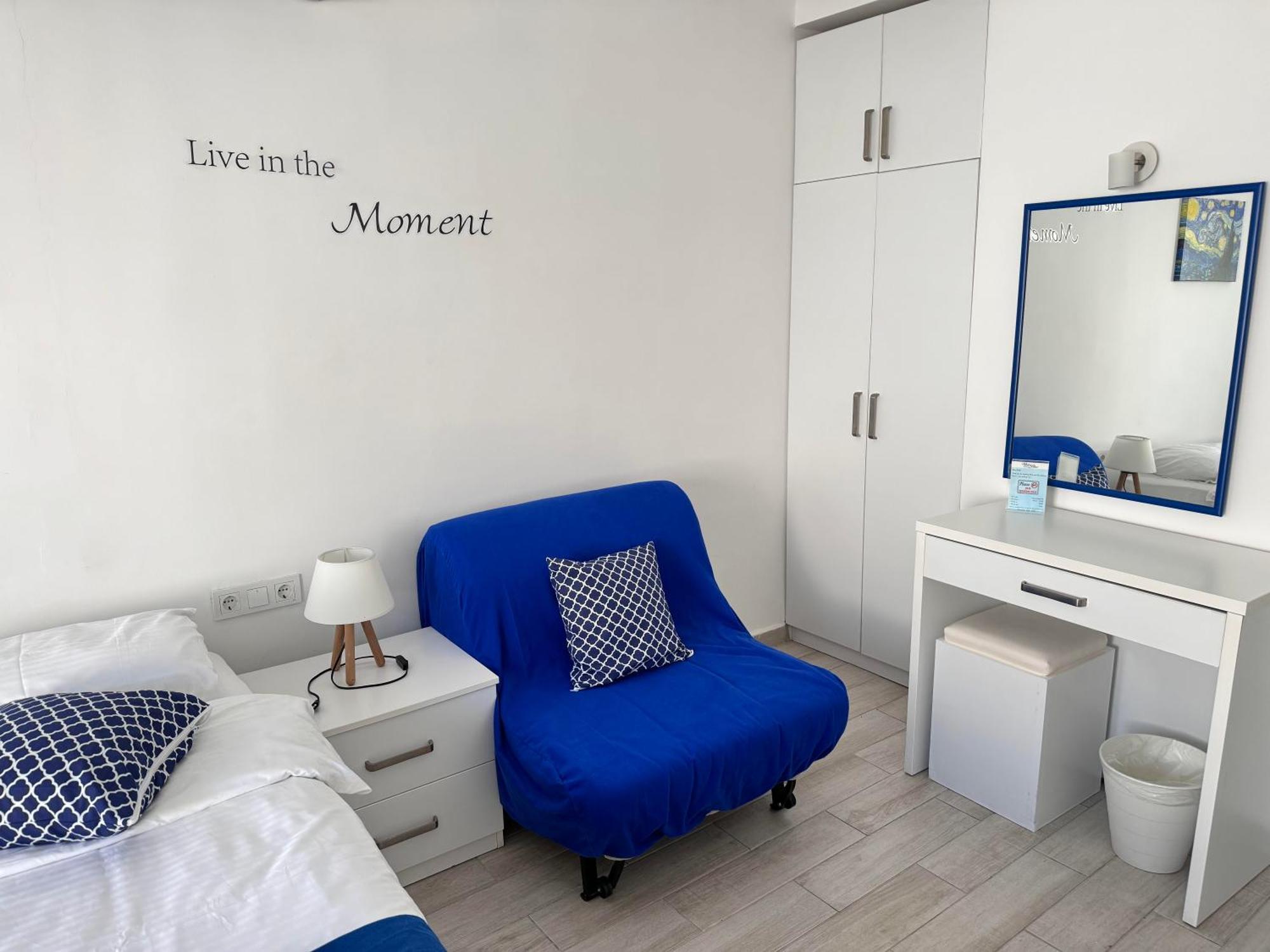 White And Blue Bodrum Luaran gambar